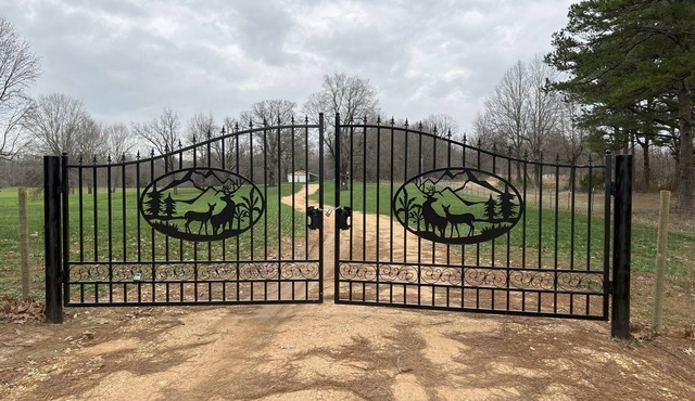 Relaxing 3-Bedroom Getaway in Jonesboro, AR on 16 acres