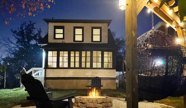 Relaxing 3-bedroom house in terrific Cincinnati with Firepit and Patio