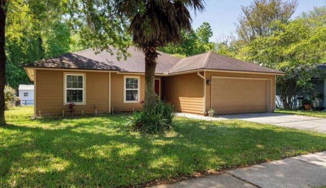 Relaxing 3 Bedroom Home With Hot Tub