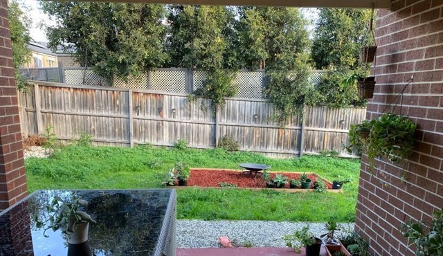 Relaxing 3-bedroom home near Funfields Theme Park