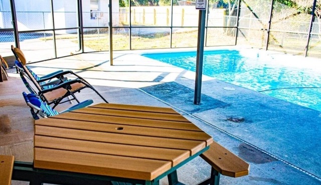 Relaxing 3 bedroom house with pool
