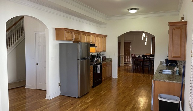 Relaxing 3 bedroom modern amongst the classics of the Westend