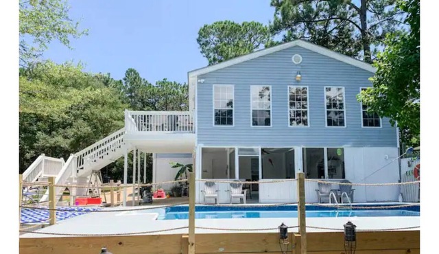 Relaxing 3BR 2BA Waterfront Getaway with Pool & Fishing Pier