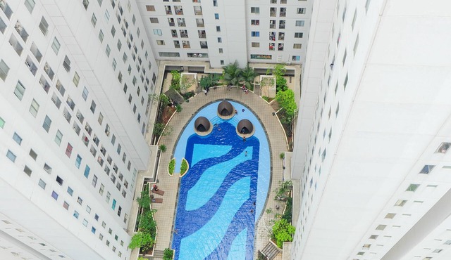 Relaxing 3BR Apartment at Bassura City near Shopping Mall