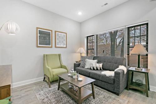 Relaxing 3BR Apt with King Beds & Washer - Lawndale 1 & 2 rep