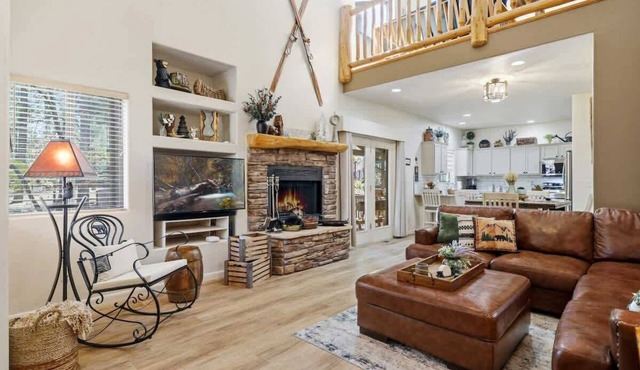 Relaxing 3BR Cabin Close to Woodland Lake