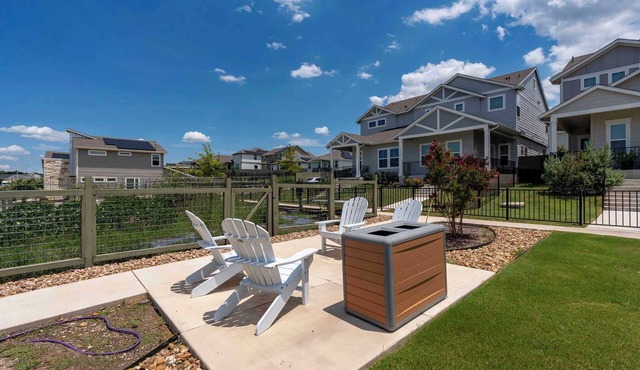 Relaxing 3BR Retreat! Incredible Location! Community Pool & Gym.