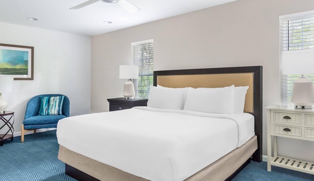 Relaxing 3BR Suite w/Full Kitchen with Indoor Water Park Near Coastal Forest