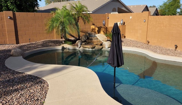 Relaxing 4 bdrm home w/heated pool, great location for everything Phoenix!