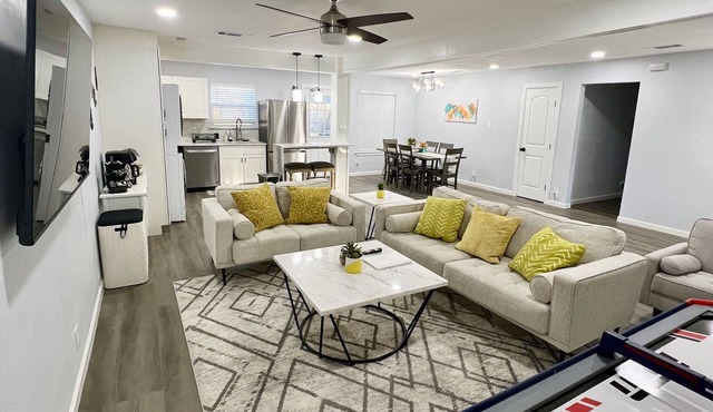 Relaxing 4B Home big yard near Ft Worth, AT&T Stadium
