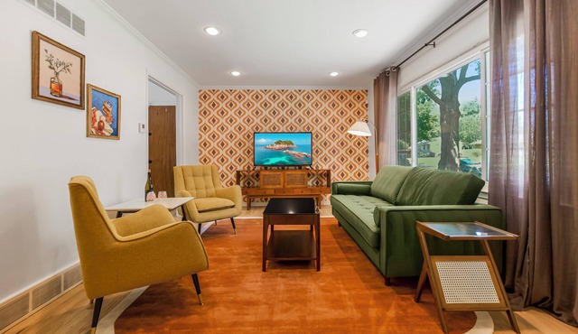 Relaxing 4BR Retreat Quiet OP Neighborhood