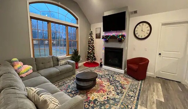 Relaxing 4BR Vacation Home in Highland NY Near New Paltz & Hudson Valley Sites