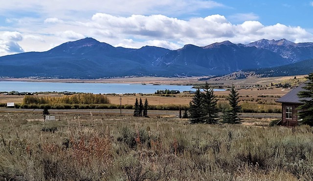 Relaxing 5-star Yellowstone getaway; convenient location; Wow 360° views