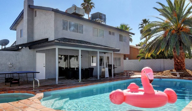 Relaxing 5bd/4ba + pool/spa/sauna, 10min to Strip