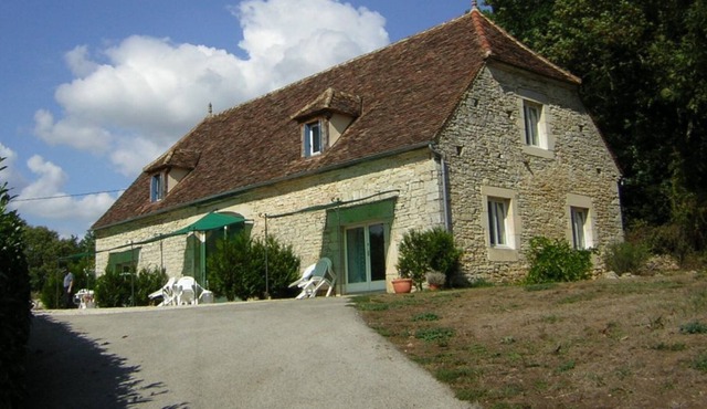Relaxing and tranquil, Gite with shared pool, & Amazing view across the valley,