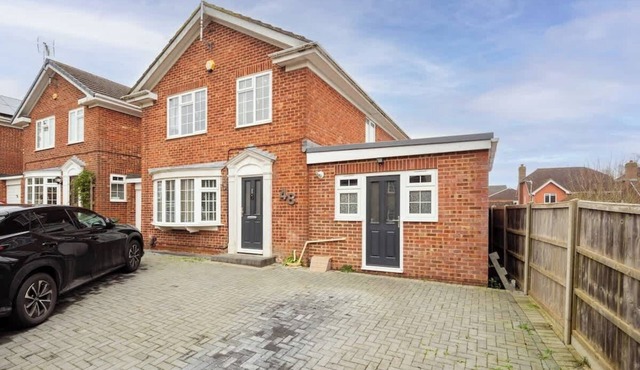 Relaxing Annexe | With Garden Access & Parking