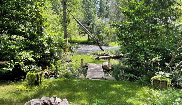 Relaxing Apartment in charming Gold Bar- Queen bed, jetted bathtub,