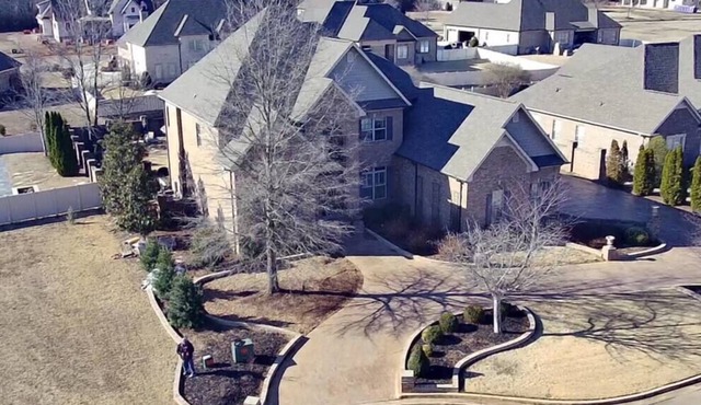 Relaxing Athen’s Pool Oasis