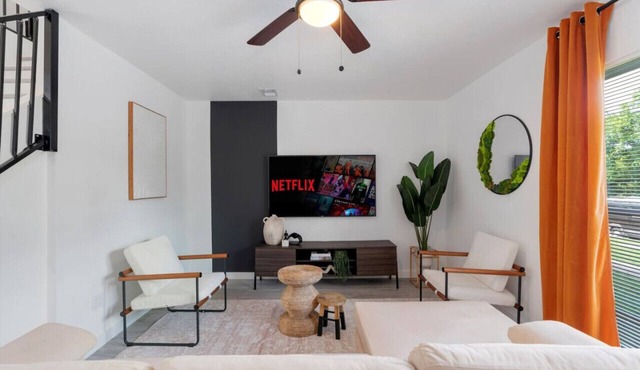 Relaxing Austin Retreat with Balcony, Great Beds & Easy Event Access!