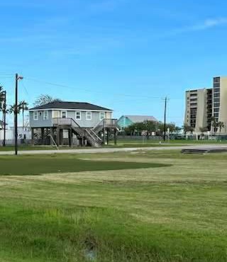 Relaxing Beachside 1BR Studio Near North Beach