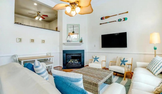 Relaxing Bethany Beach Retreat, Pools, Families Welcome Including Dogs!