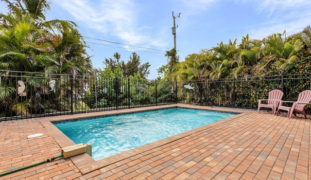 Relaxing Bokeelia Pool Home Near Marinas | Boat-Friendly Parking | Pet Friendly