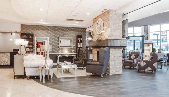 Relaxing Boutique Hotel w/Breakfast Buffet, Puzzles, 24-hour Gym & Cozy Corners