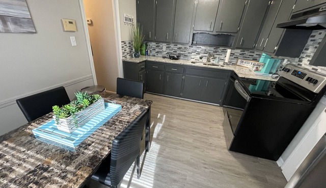 Relaxing bungalow w/ full body massage chair