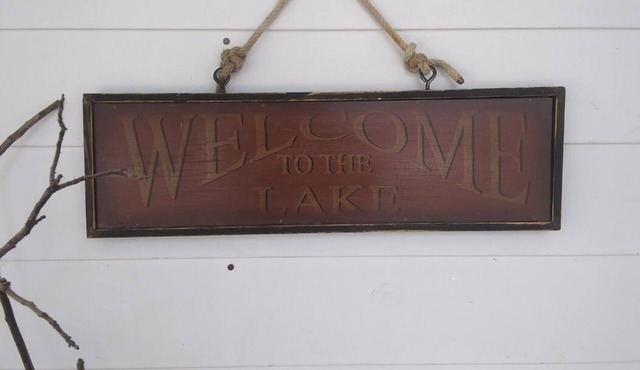 Relaxing Cabin 30 mins from Downtown Memphis with King Bed at Horseshoe Lake