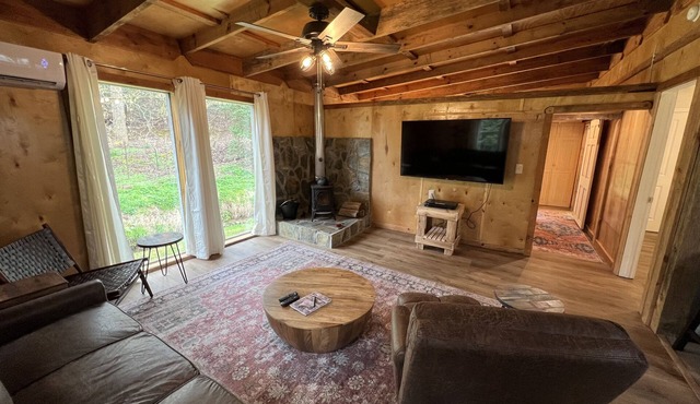 Relaxing Cabin on a Beautiful Mountain Stream