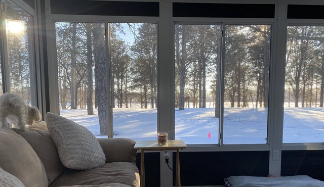 Relaxing cabin on Beed’s Lake.