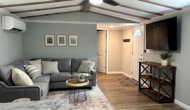 Relaxing Cabin Near Raysville