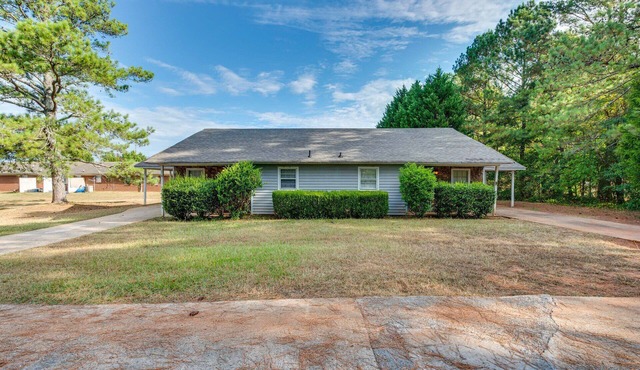 Relaxing Cedartown Hideaway