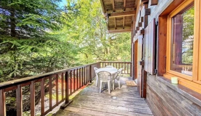 Relaxing chalet on the edge of the forest, sorry no pets and no smoking, Thank you