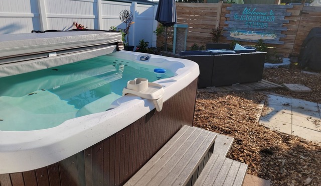 Relaxing Coastal Getaway w/Jacuzzi & Private Yard
