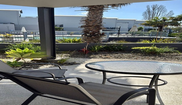 Relaxing Coastal unit in Batehaven