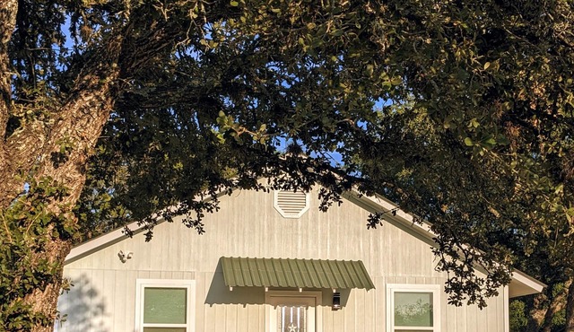 Relaxing Cottage with 3-bedrooms on 4-acres
