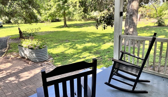 Relaxing Country Farmhouse Escape