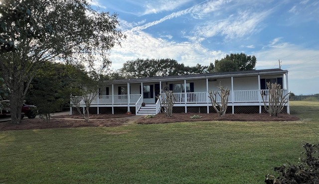 Relaxing Country Getaway – Pet Friendly, Close to Greenville & Spartanburg