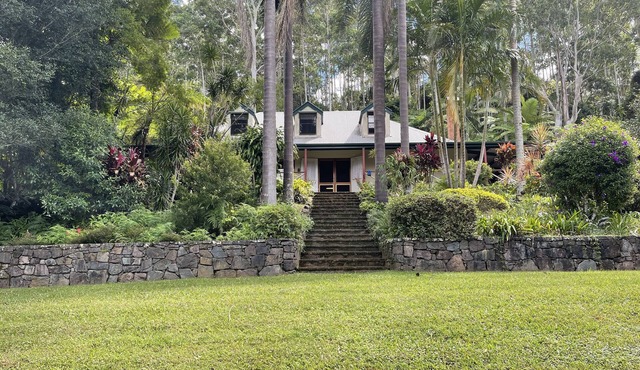 Relaxing country retreat. Great for families and large groups.