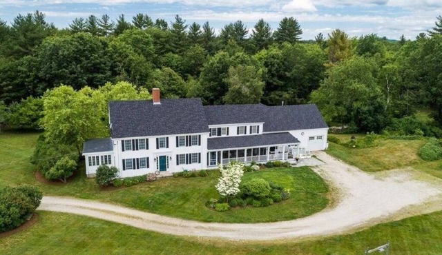 Relaxing Country Inn Retreat w/Heated Pool & Room to Explore