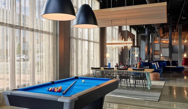 Relaxing Couple Pet-Friendly Stay | Seafood & Portland Attractions