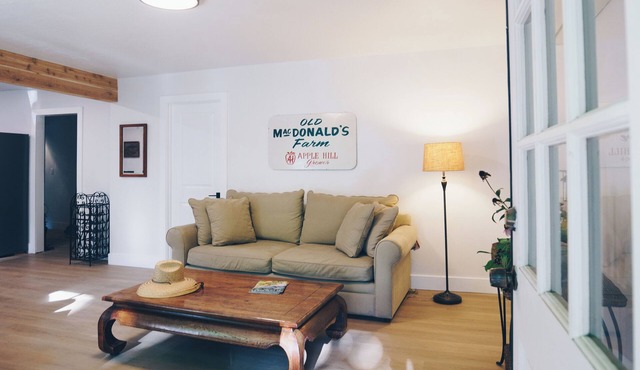 Relaxing Cozy 1-bedroom Cottage With a Beautiful Bathroom