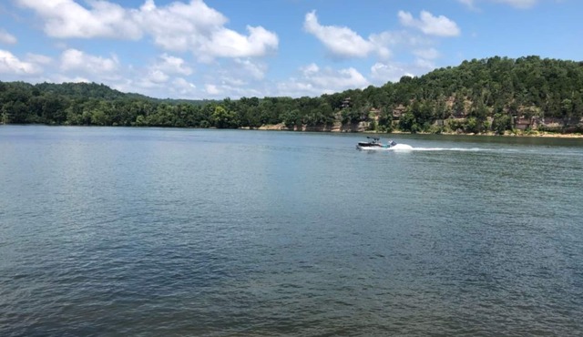 Relaxing-Cozy Water Front RV Lot overlooking the Tennessee River - Kentucky Lake