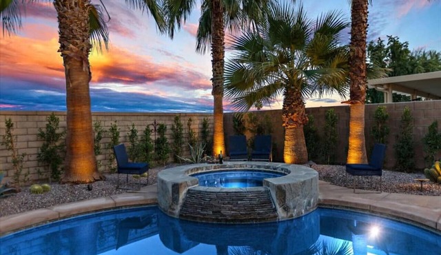 Relaxing Desert Getaway: 3BR, Pool, Hot Tub