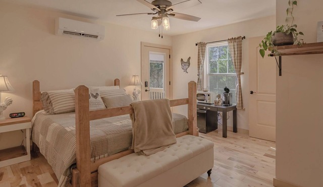 Relaxing Downstairs Retreat with Queen Bed & Private Entrance at Beulah Farm