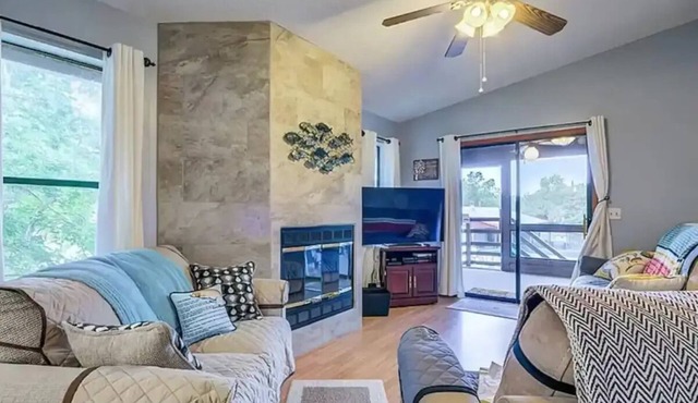 Relaxing Escape-Charming 2-bedroom house in Homosassa on the water with WiFi