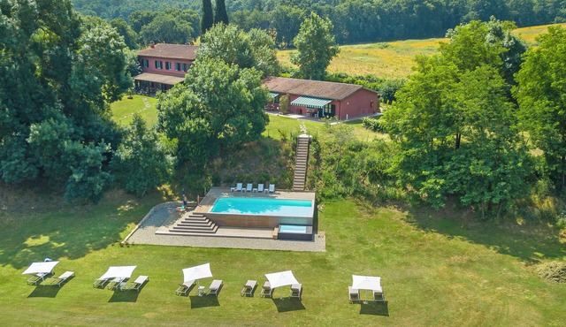 Relaxing Family Villa Roses Shared Pool 6, Civitella Paganico, Italy in Civitella Paganico