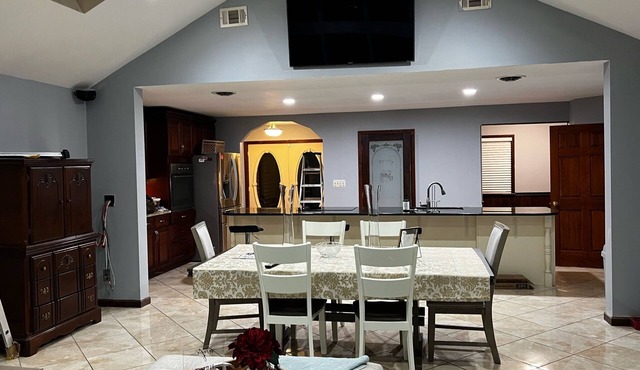 Relaxing family get away home! Just 30 min from beach and casinos.