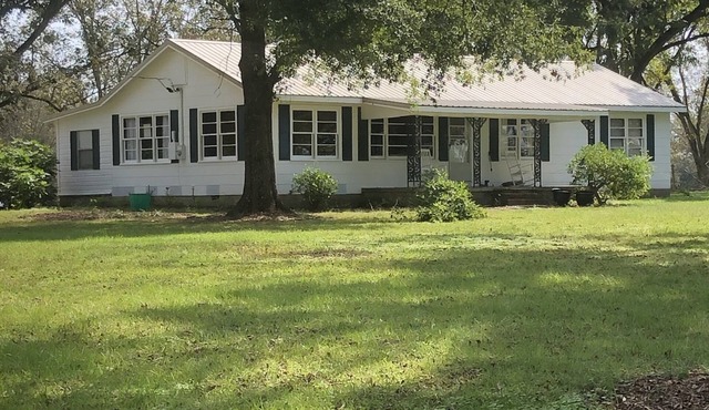 Relaxing Farm Retreat and Cattle Experience near colleges, golf, Casino dining.